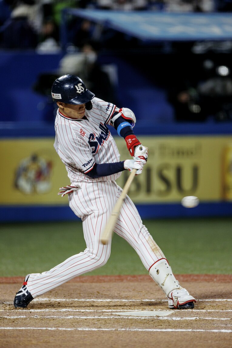 7回、塩見のタイムリーツーベースで貴重な追加点　©Kiichi Matsumoto