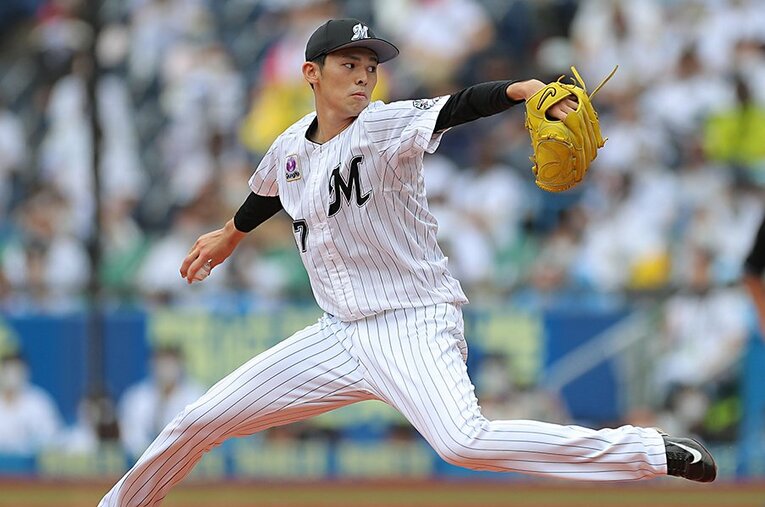 5回4失点ながらまとまった投球を見せた佐々木朗希。彼の潜在能力がどこまで発揮されるか、野球ファンなら注目したい ／ photograph by JIJI PRESS