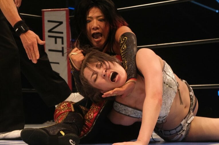 別団体のチャンピオン同士の“決着”となった安納サオリvs岩田美香のタイトルマッチ ／ photograph by Norihiro Hashimoto