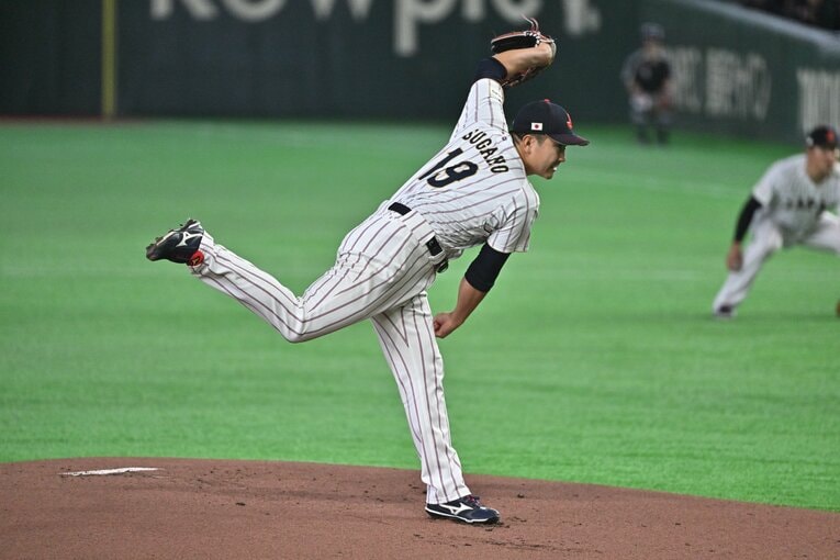 通常よりも狭く感じられるストライクゾーンへの対応がカギになりそうだ　©Hideki Sugiyama