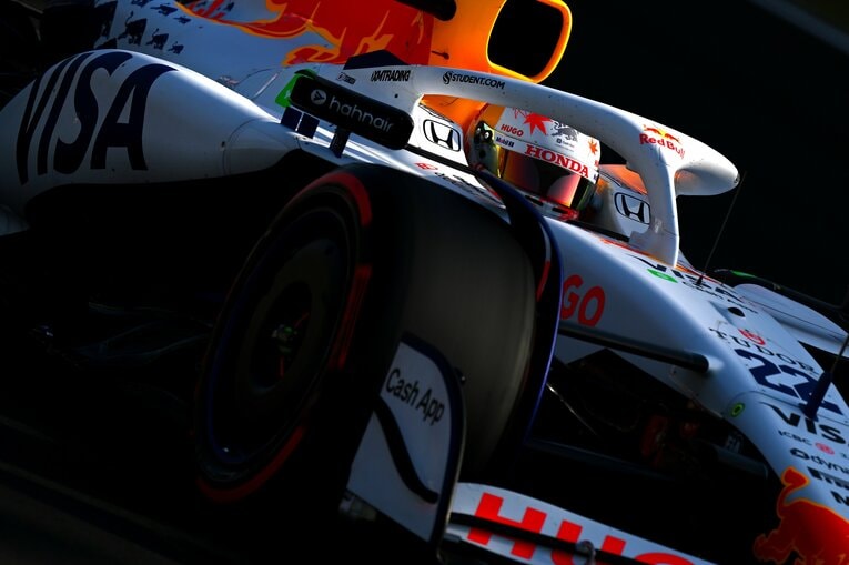 今季序盤2戦にRBで出走し、明るい表情を見せることが多かった角田　©Getty Images / Red Bull Content Pool