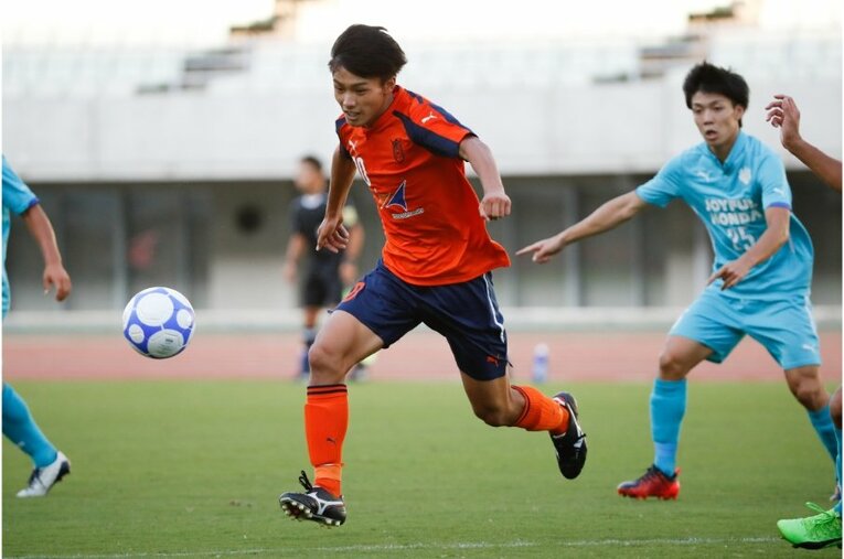 法政大学時代の上田©AFLO