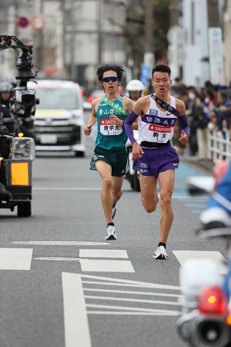 後ろへつく　©JMPA