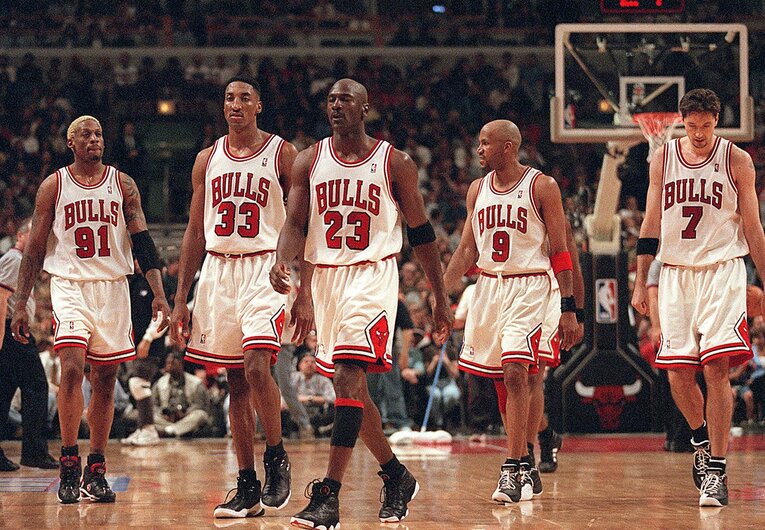 1998年のシカゴ・ブルズ　©︎Abaca/AFLO
