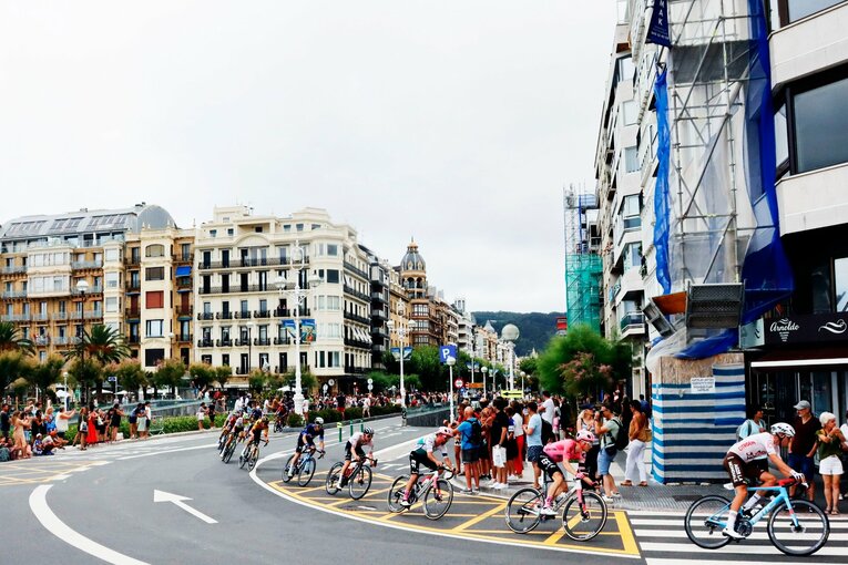 週末には自転車大会「クラシカ・サンセバスティアン2023」が開催されていた