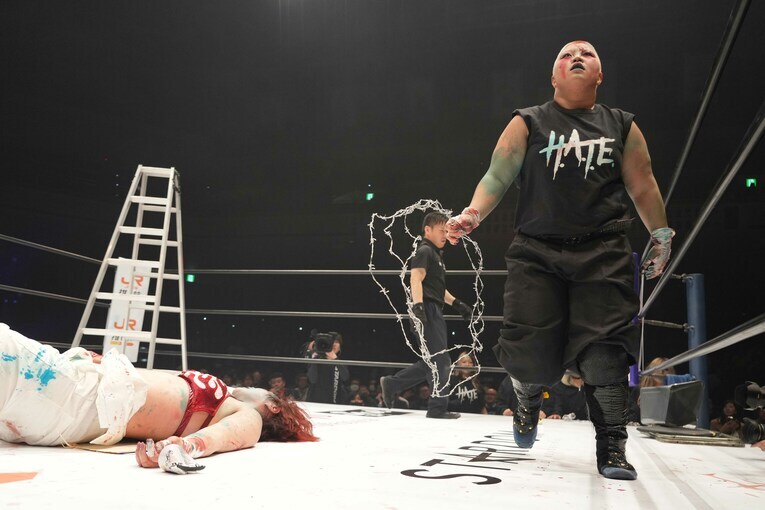 舞華をKOした刀羅ナツコ　©Essei Hara