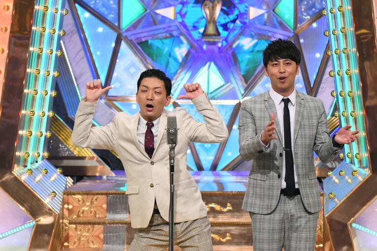 2019年大会、歌ネタで挑んだニューヨークだったが……　©M-1グランプリ事務局