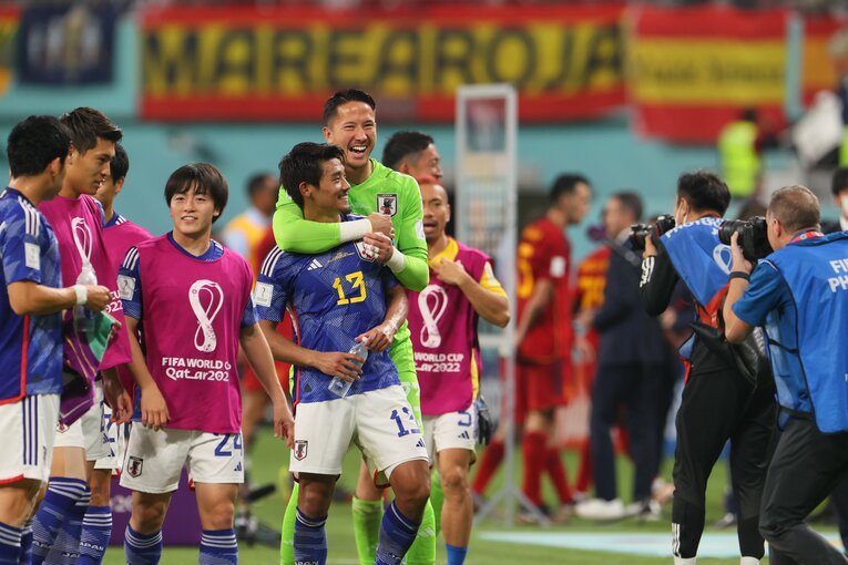 スペイン戦後、嬉しそうなシュミット　©Kaoru Watanabe／JMPA