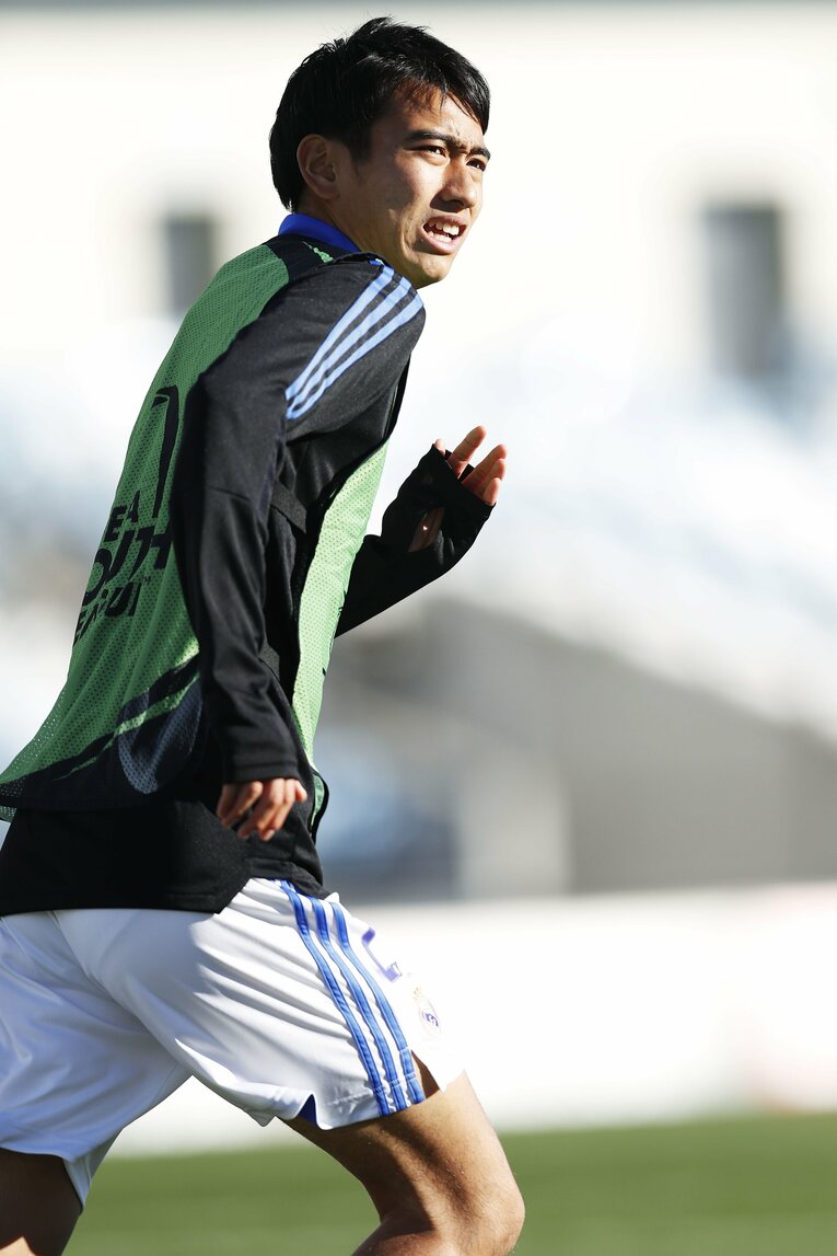 レアルの18歳日本人・中井卓大が「写真撮ってよー！」 無邪気さと表裏一体な《CLを含めた超シビアな競争》の舞台ウラ(20)