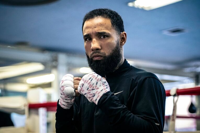 公開練習で。カメラにジッと目線を向けるネリ　©Takuya Sugiyama