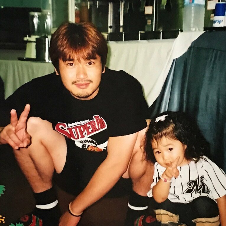 貴重な親子ショット（球団提供）