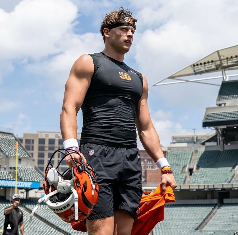 NFLを代表するクオーターバックであるシンシナティ所属のジョー・バロウ　NFL公式インスタグラムより