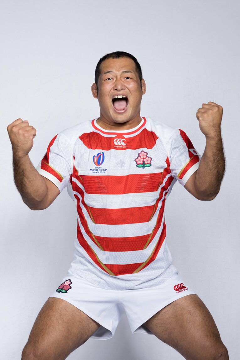 カメラマンの要求に応え、さまざまなポーズを決めるサービス精神旺盛な“カッキー”　©︎Getty Images