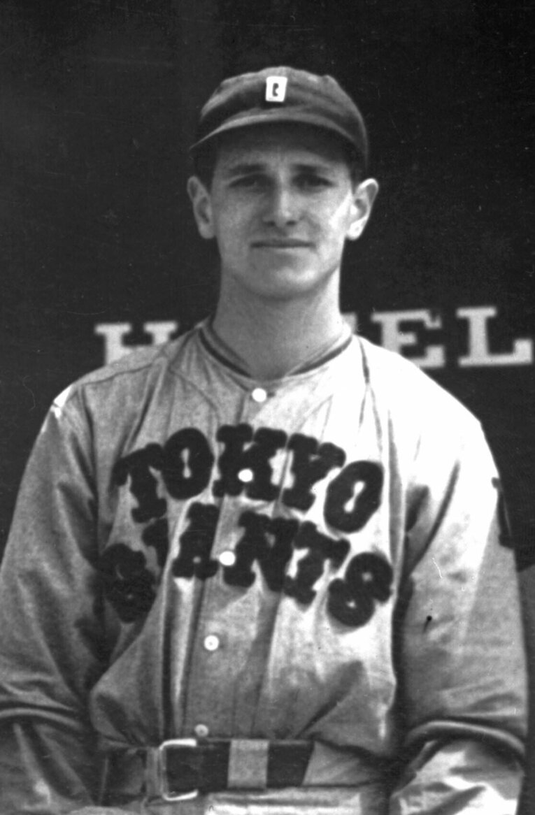 初の通算300勝達成に加えて、シーズン42勝というプロ野球タイ記録を持つ（1936年撮影）©KYODO