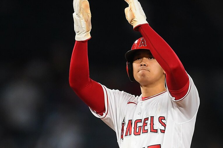 投打だけでなく、走塁でも全力プレーを見せる大谷翔平。その根底には、花巻東高校の恩師である佐々木監督からのある教えがあった ／ photograph by Getty Images