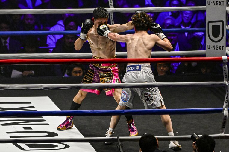 寺地拳四朗vs.ユーリ阿久井政悟。3月13日、両国国技館　©Takuya Sugiyama
