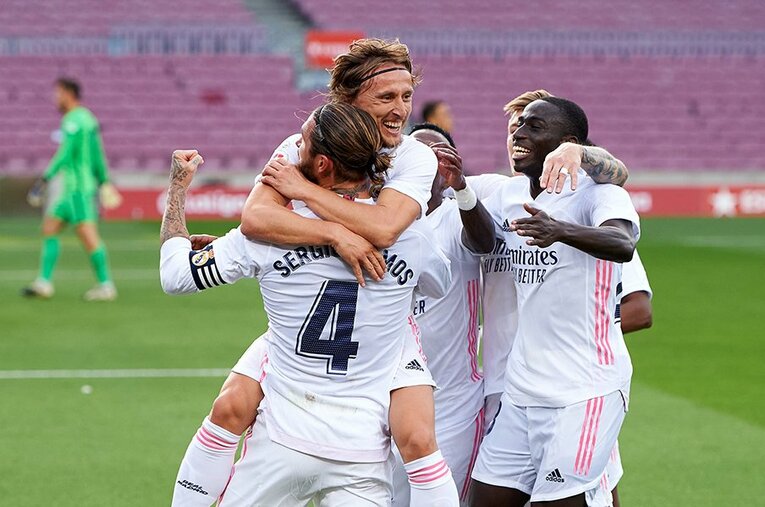 セルヒオ・ラモス、モドリッチらの活躍でクラシコを制したマドリー。ただPK判定はバルサ側としては納得がいかないようで…… ／ photograph by Getty Images