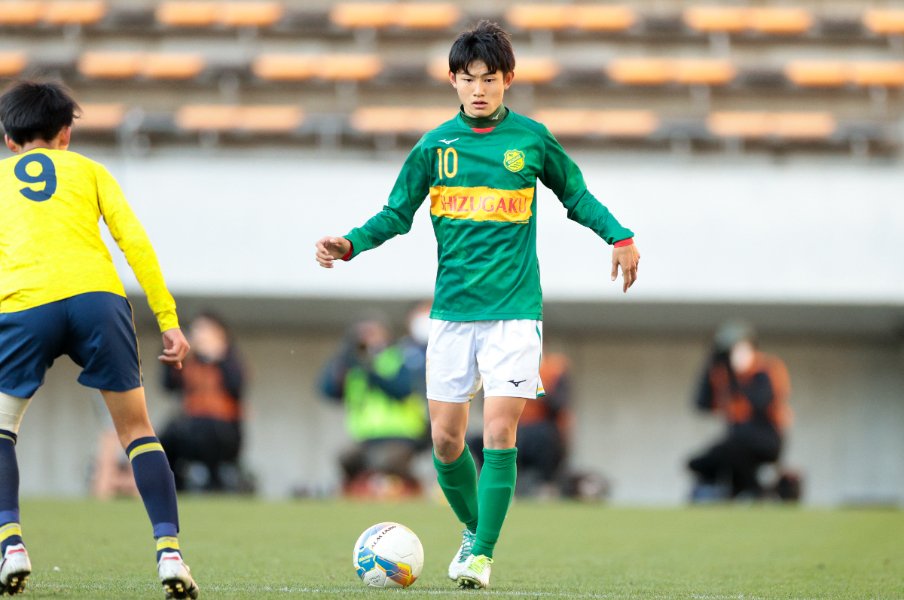 《驚異の切り返し》幼馴染の“ピピ”中井卓大も「ナイスゴール!」 静岡学園MF古川陽介が選手権で与えた衝撃と、叶わなかった「打倒・青森山田」<Number Web> photograph by AFLO SPORT