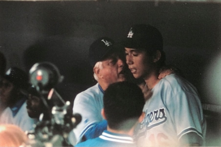 ラソーダと稀有なパーソナリティ。名将が語っていた“監督論”「鳩を手で包んでやるような仕事だ」<Number Web> photograph by 西山和明