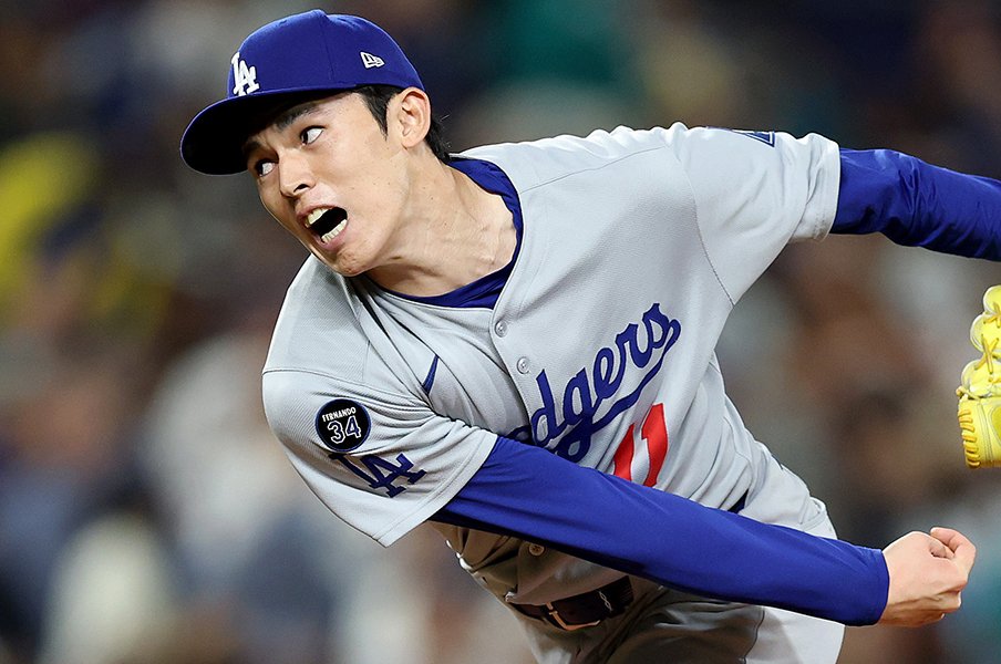 佐々木朗希が大谷翔平から“ドジャースの主役”を奪った日…イチローに挨拶→衝撃の“落差112cm”スプリット「全てが格段に良くなっている」＜Number Web＞ photograph by Steph Chambers/Getty Images
