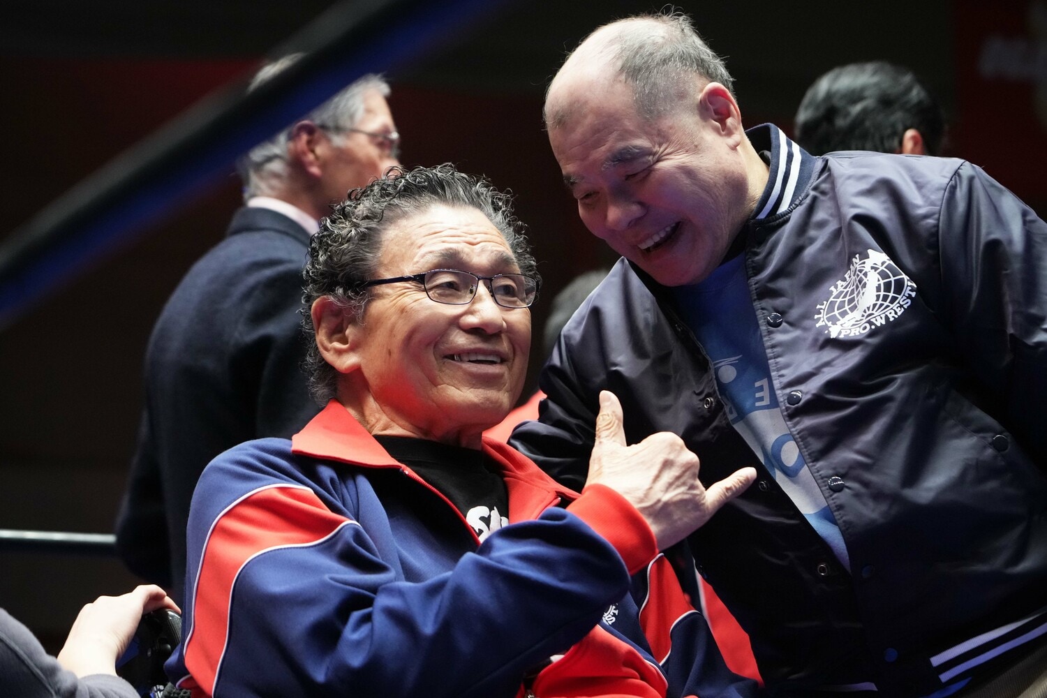 笑顔の天龍源一郎と和田京平レフェリー　©Essei Hara