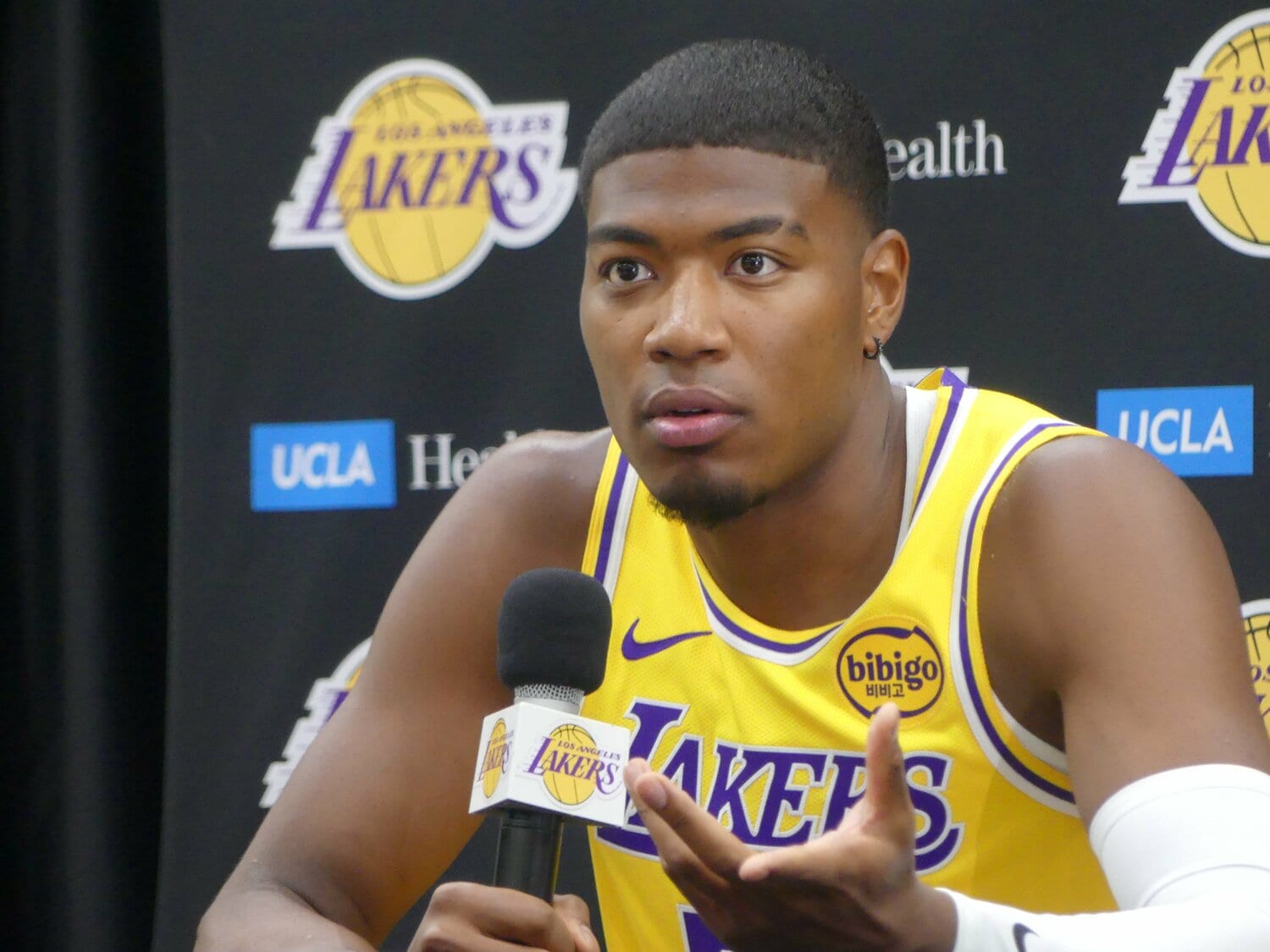 メディアデーで今年の夏を振り返った八村塁(筆者撮影)