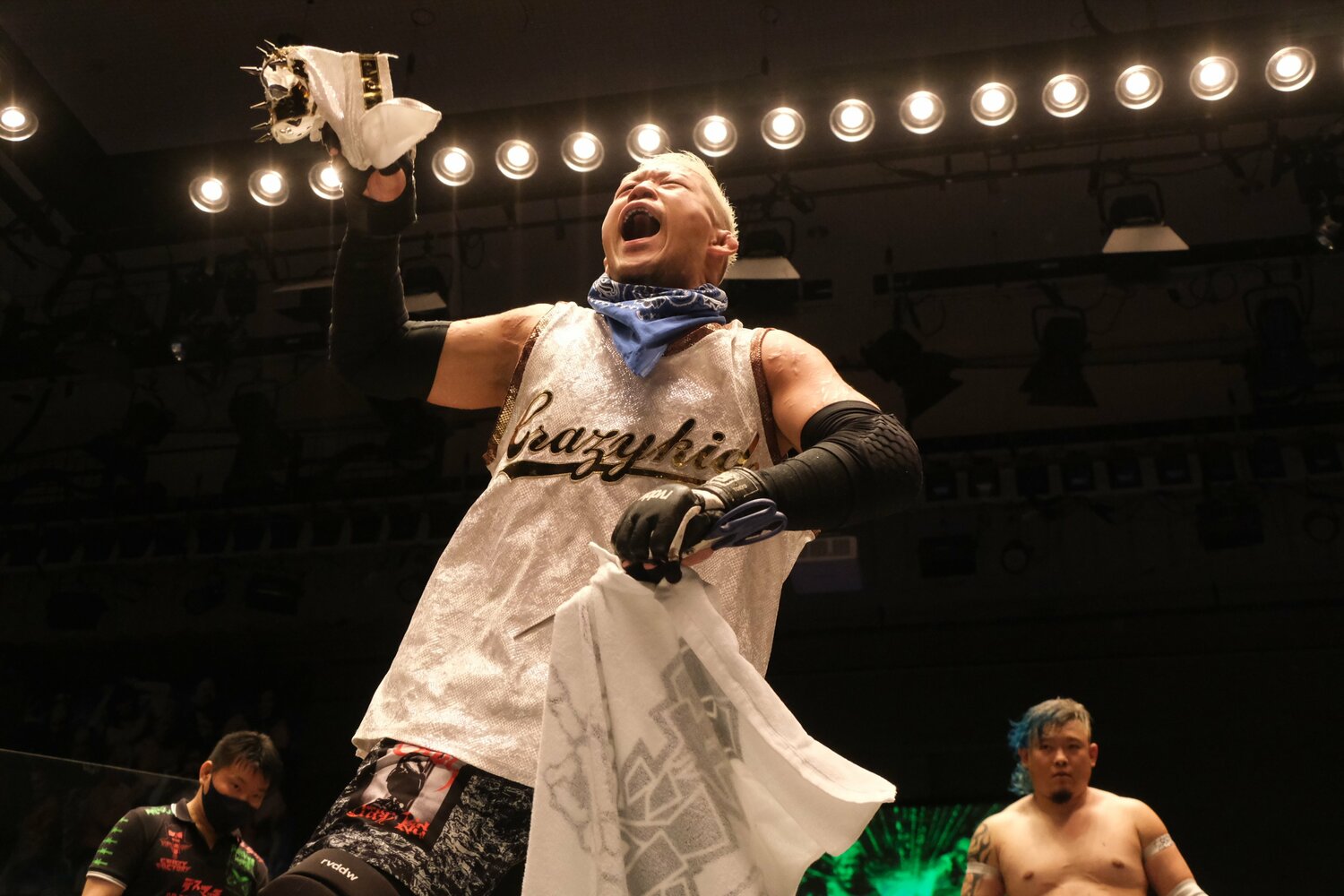 7月10日、復帰戦で入場する竹田（クリックすると「この記事の写真」に飛びます。流血等の過激な写真を含みますのでご注意ください）