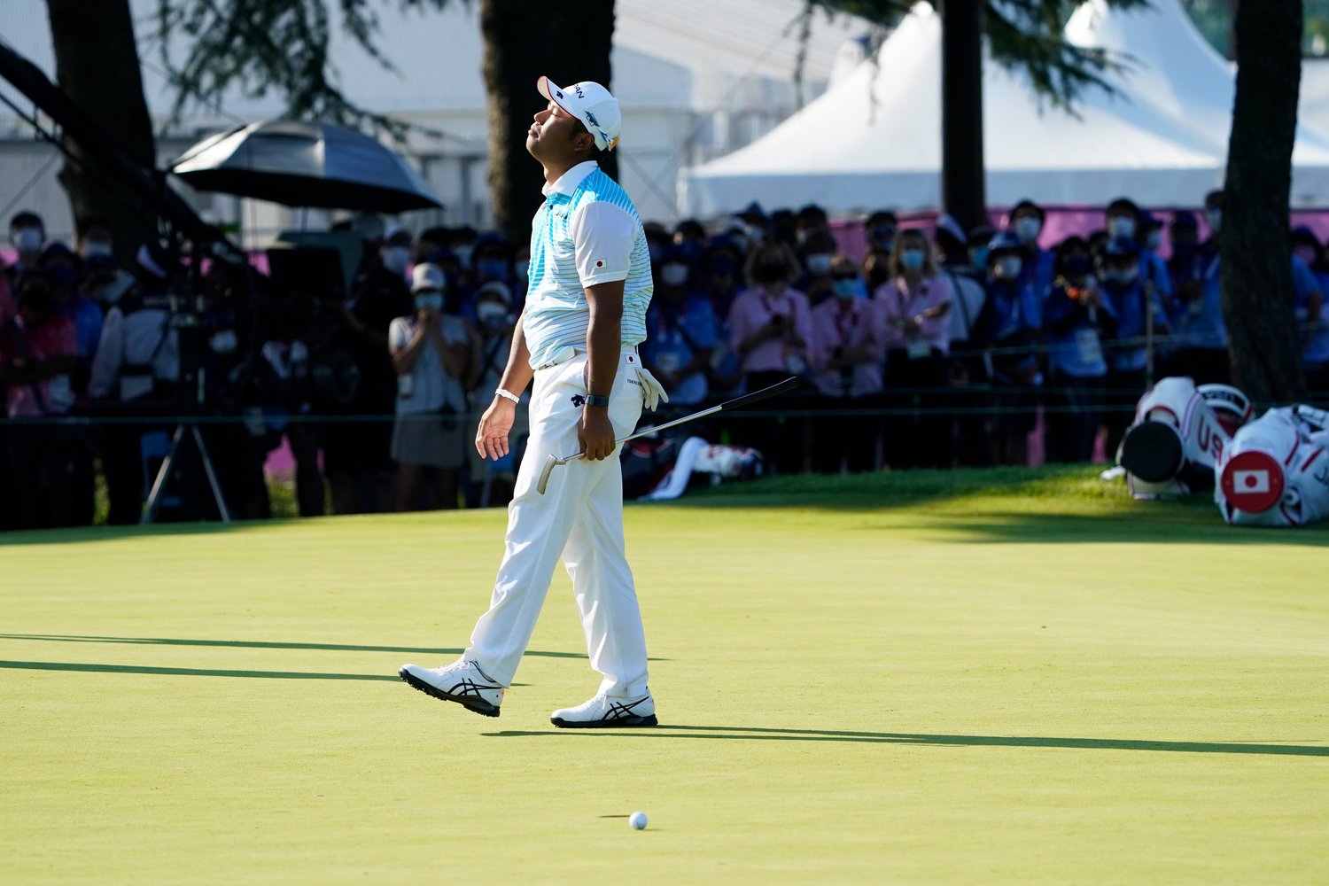 最終日18番のバーディパットを外し、天を仰いだ　©︎Shizuka Minami