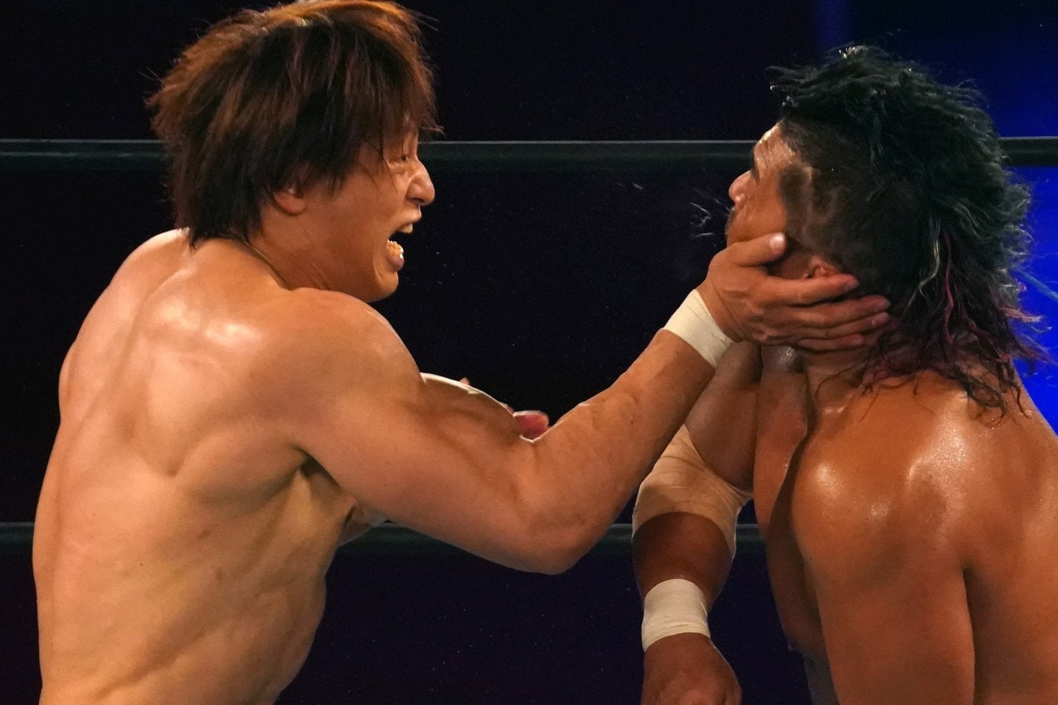 鷹木を破った飯伏は年内の王座奪還を目論んでいる