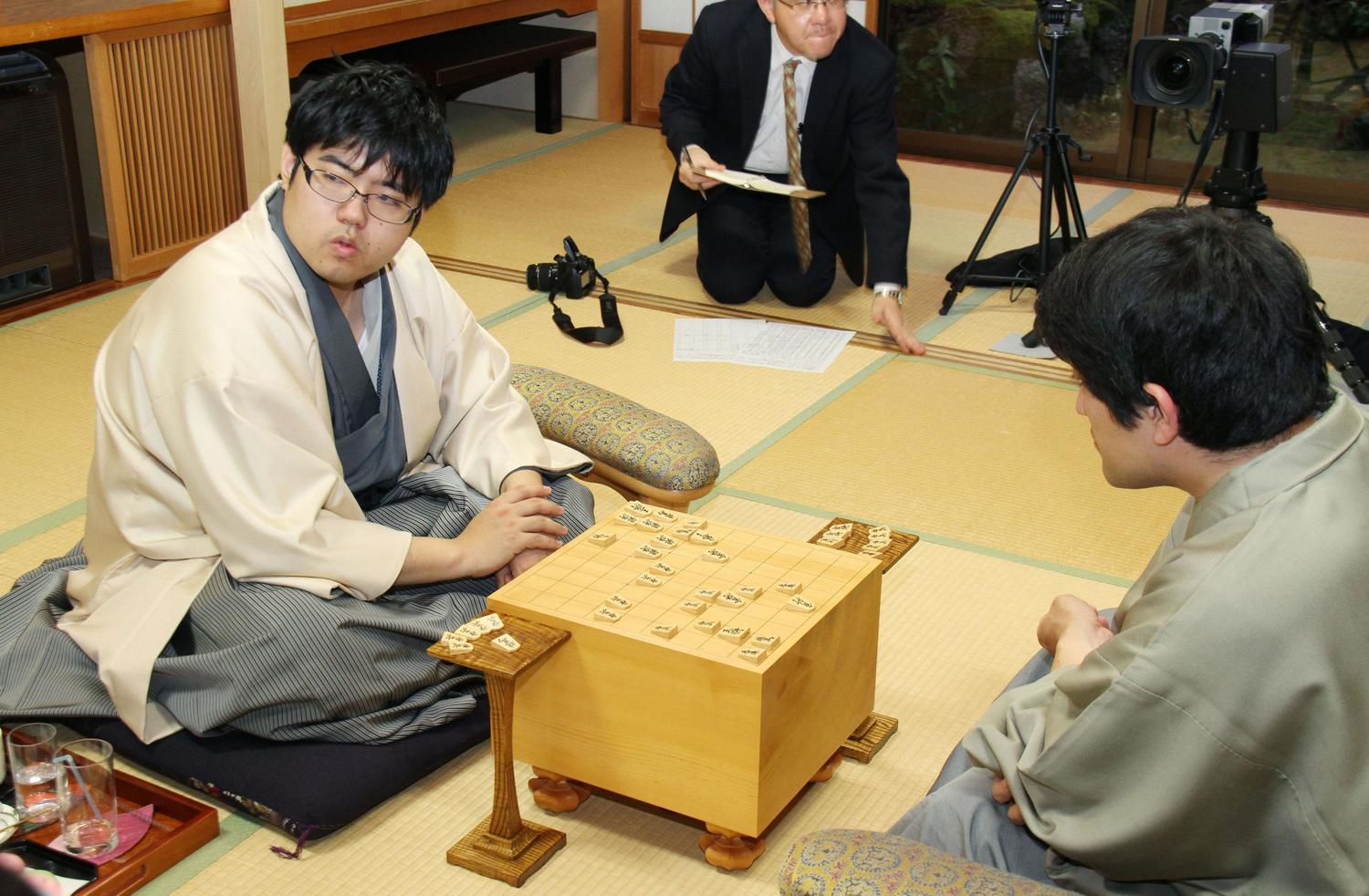 2014年、竜王位を獲得した糸谷八段©Kyodo News