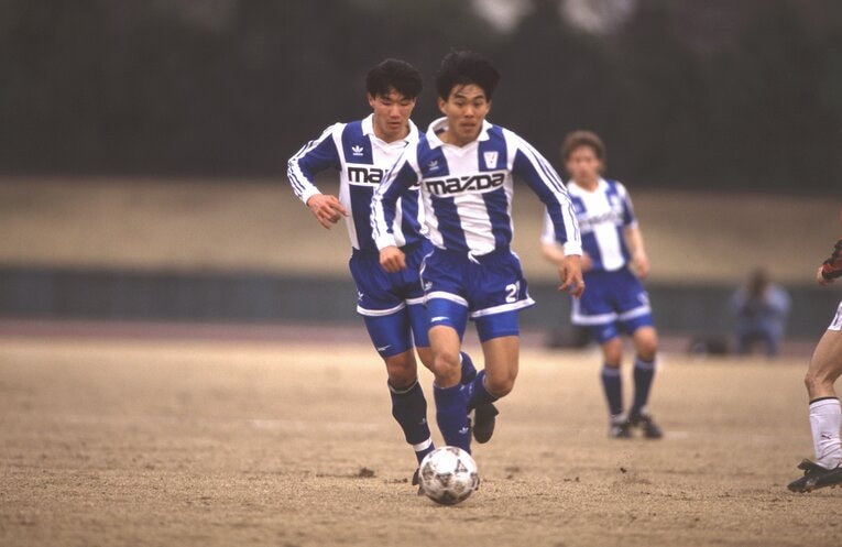 マツダ時代の森保一。写真は1992年3月の日本リーグで（当時23歳）。18歳で入団した森保がマツダで試合に出るまでにはかなりの苦労があった　©サッカーマガジン