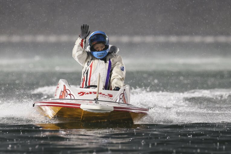 「圧倒的に男子が強い」ボートレース界で遠藤エミ“女子初のSG制覇”はどれほどの偉業なのか？ 現役記者「運だけでは100％勝てない」(38)