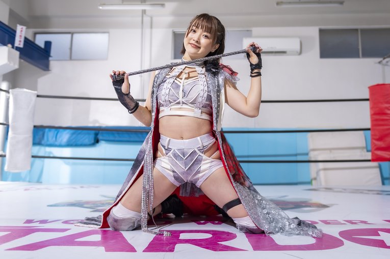 コスチューム姿の“リングの妖精”なつぽい