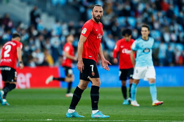 なぜ久保建英が“幻のアシスト”直後、代理監督と言い合いに？ レアル戦前に好調だがマジョルカは…〈撮影者の視点〉(30)