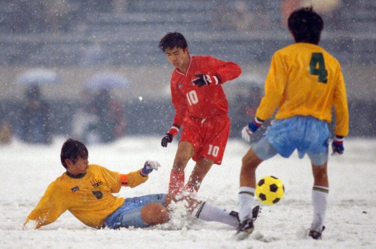 「雪の決勝」の名シーン…写真はまだまだ続きます　©Kazuaki Nishiyama