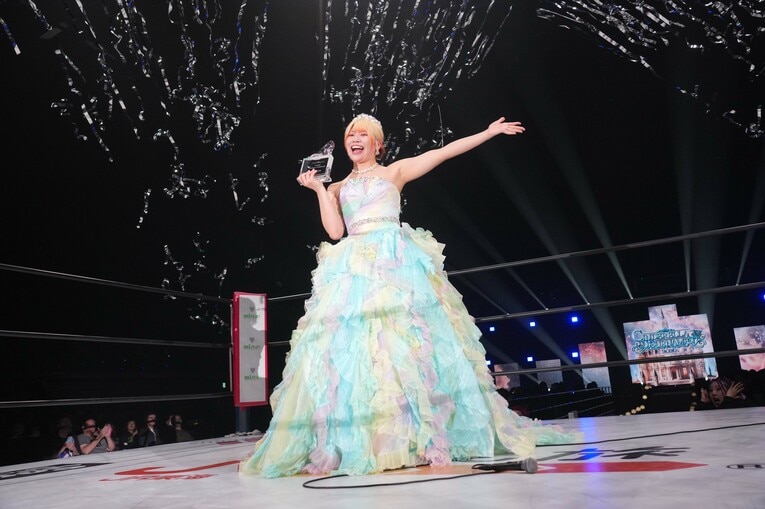 2度目のシンデレラになった羽南。リング上で喜びを表現する　©Essei Hara