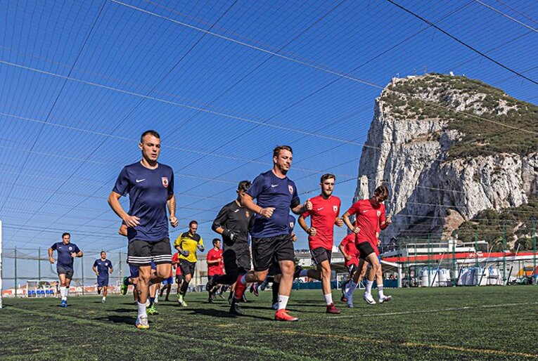 ジブラルタルで生きる日本人選手。欧州の端っこからCLを目指して。(2)