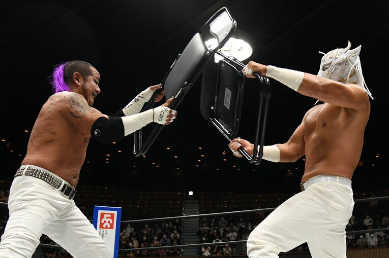 「死んでもいい覚悟なんていらねぇんだよ！」葛西純はエル・デスペラードに何を伝えたのか？ カメラマンが激写した“血と熱狂の23分30秒”(26)