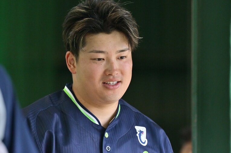 「ラストイヤー」への決意を語った村上。その胸には副キャプテンマークが ／ photograph by Hideki Sugiyama