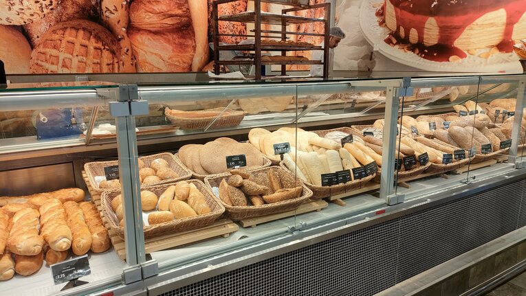 パンも豊富　©Junsei Chida