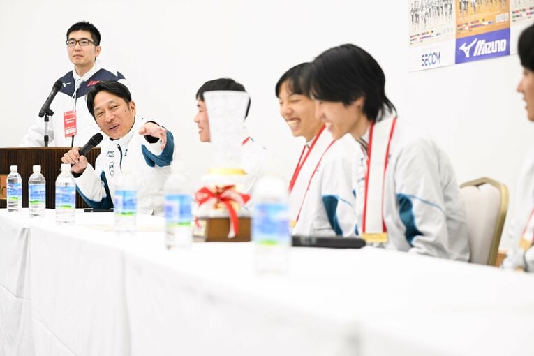 往路優勝を果たし喜ぶ青学大の選手たち　©Nanae Suzuki