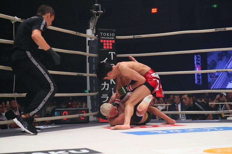 vs佐々木憂流迦（1R・TKO勝利、2019年10月12日）　©RIZIN