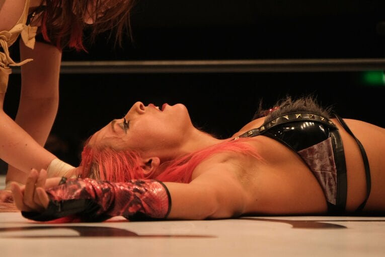 「ジュリアvs鈴季すず」はなぜ“最高に映える”タイトルマッチだったのか？ 試合直後の“姉妹”が明かしたそれぞれの「25分4秒」(79)