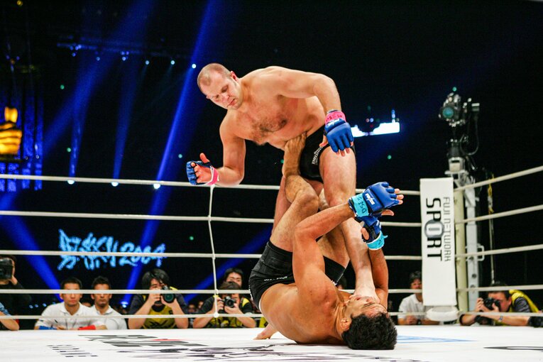 エメリヤーエンコ・ヒョードルはリベンジに燃えるアントニオ・ホドリゴ・ノゲイラを圧倒