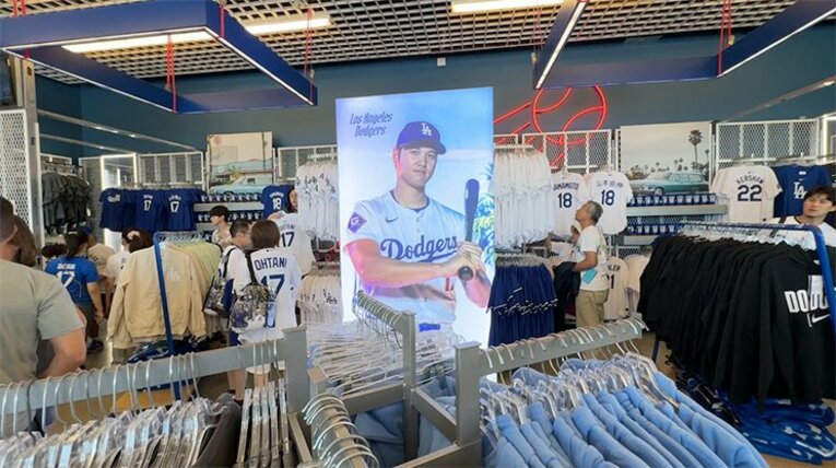 五十嵐亮太、15年ぶりのMLB生観戦。MLB公認のJTBツアーだからこそ体験できた「特別な時間」。(2)