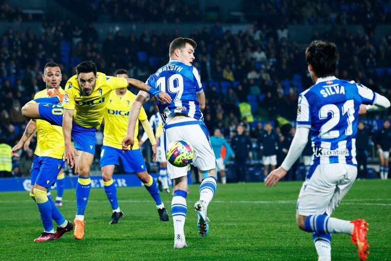 「久保建英と名手シルバの相性が抜群」な決定的瞬間…“90＋11分フル出場”を撮って感じるソシエダ監督の「クボへの高い信頼」(54)