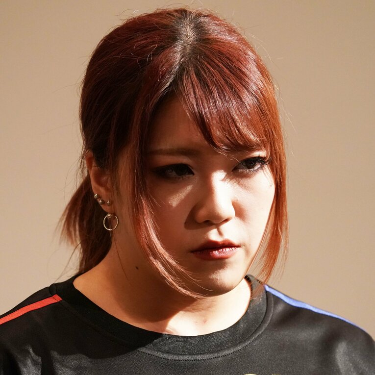 『5★STAR GP』を前に殺気をみなぎらせる鈴季すず