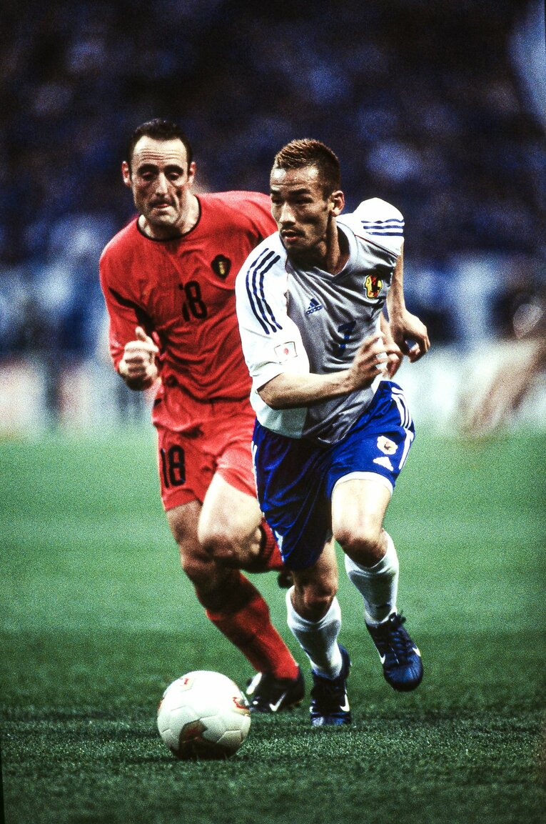 日韓大会ではチームを牽引する中心選手として活躍した中田英寿。チュニジア戦ではW杯初ゴールも記録した　©Atsushi Kondo