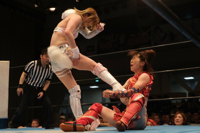 「燃え尽き症候群」から岩谷麻優が迎えた“キャリアで一番のピーク”…右ヒジ脱臼まで続いた藤本つかさとの“最高峰の女子プロレス”(22)