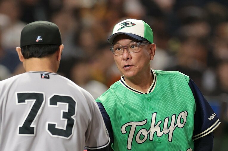 正念場を迎えているヤクルト・池山隆寛監督 ／ photograph by JIJI PRESS
